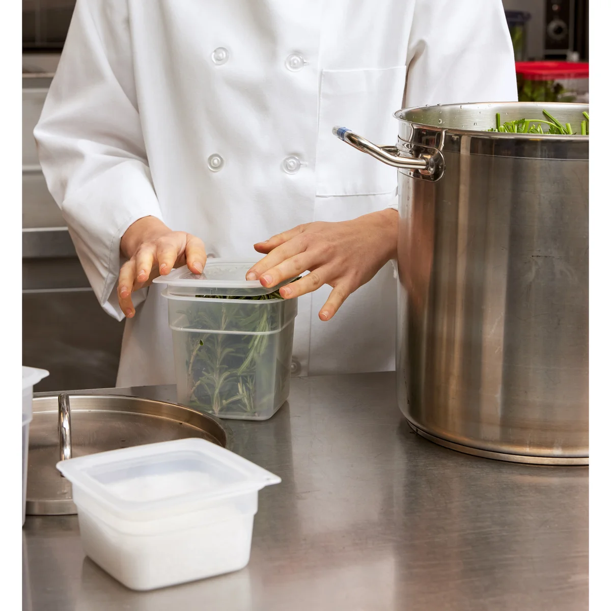 Cambro Freshpro Mini Food Storage Container Set with Lid, Translucent, 8 ct - Image 7