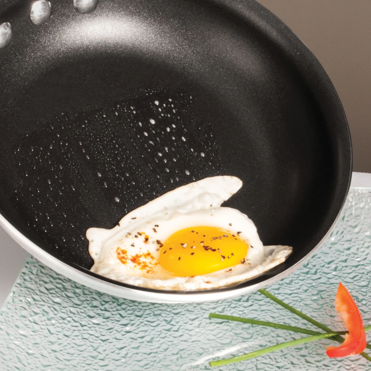 Tramontina Professional 12" Fry Pan, Nonstick Aluminum - Image 5